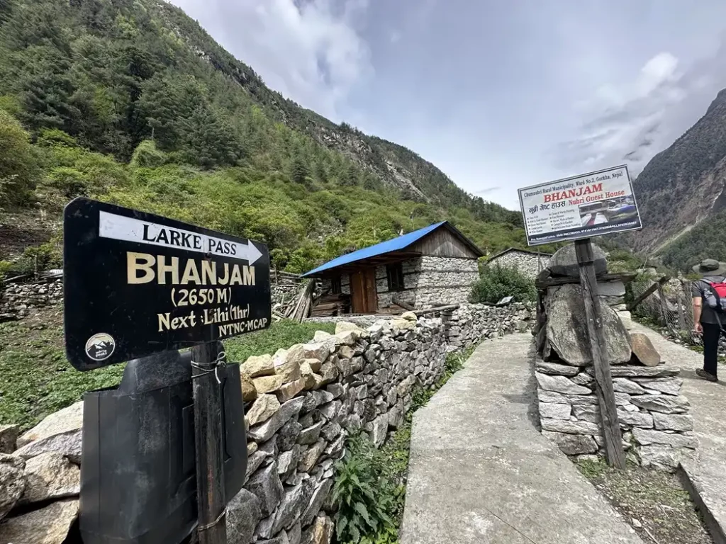 Li Gaon- Manaslu Circuit Trek 