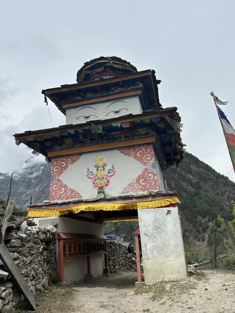 Li Gaon- Manaslu Circuit Trek 