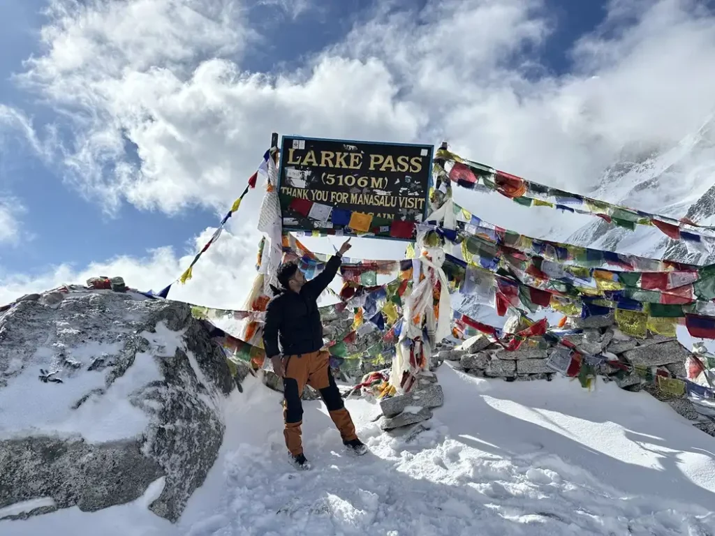 Larke Pass: Manaslu Circuit Trek 