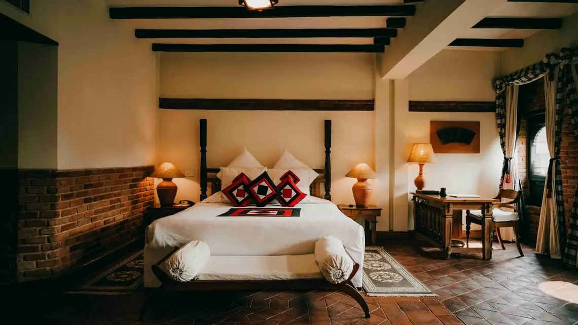 Everest Elite Luxury Heli Trek - Dwarika Hotel 