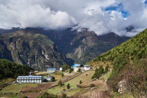 Khumjung and Khunde Village : Hillary's Legacy in the Khumbu  